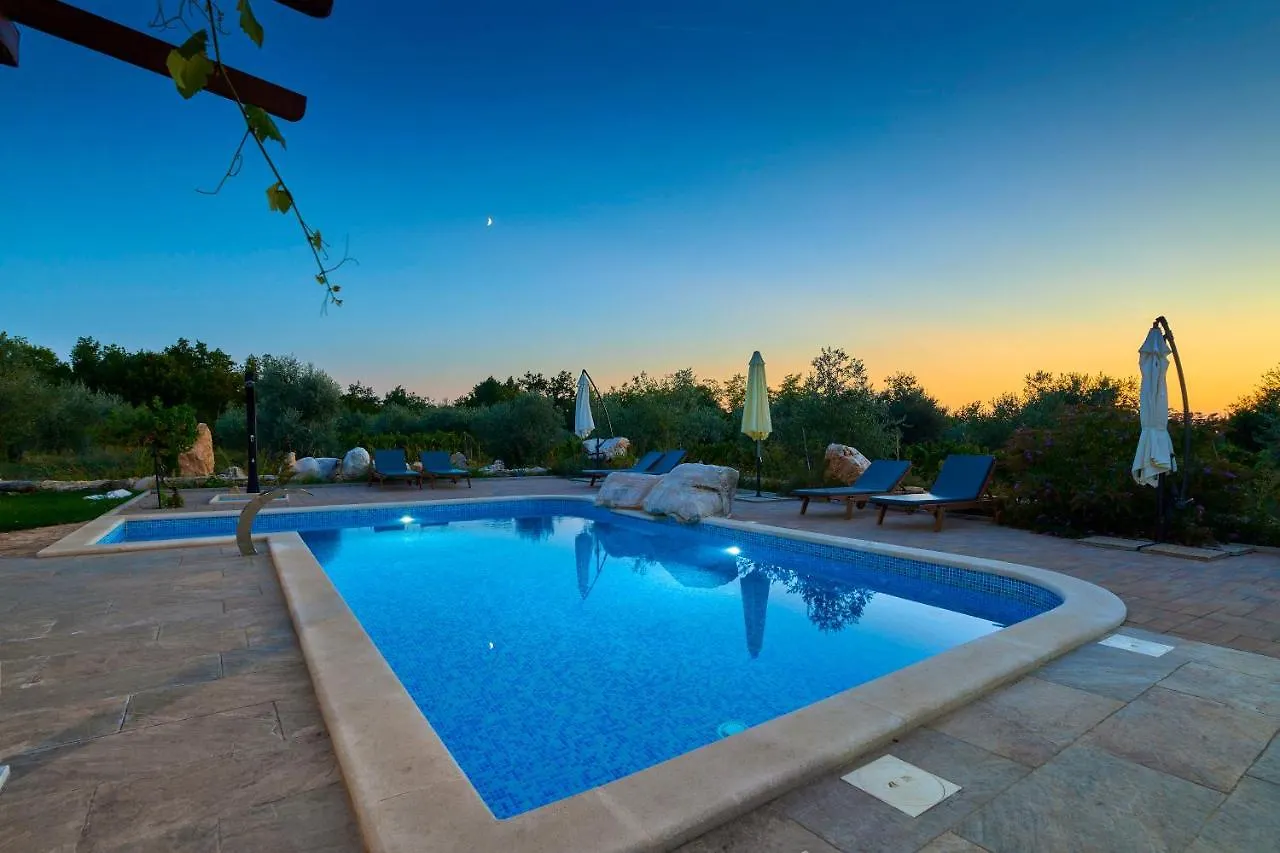 Stifanići Relax House Surrounded By Olives And Vineyard 빌라